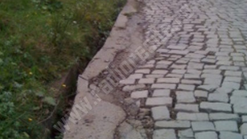 Se reface carosabilul unde a fost introdusă reţeaua de apă Se reface carosabilul unde a fost introdusă reţeaua de apă