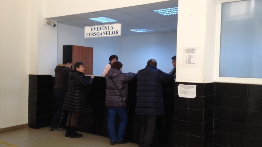 Buletine pe bandă rulantă în ziua de alegeri! Buletine pe bandă rulantă în ziua de alegeri!