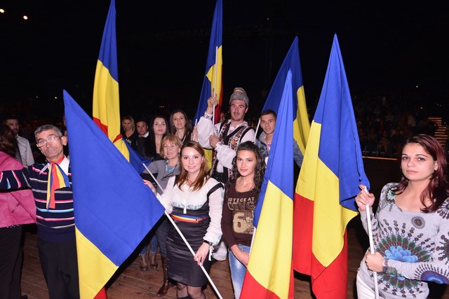 [FOTO] Peste 7000 de români au sărbătorit Ziua Naţională a României în Italia