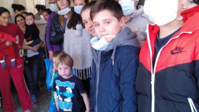 Moș Nicolae a ajuns deja la secția pediatrie