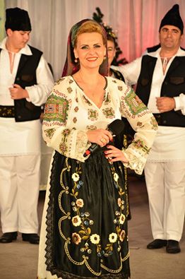 REVELION cu Mihaela Petrovici şi mulţi alţii REVELION cu Mihaela Petrovici şi mulţi alţii
