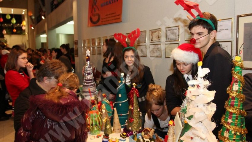 Târg caritabil de Crăciun Târg caritabil de Crăciun
