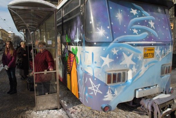 Tramvaiul lui Moş Crăciun îşi începe călătoria Tramvaiul lui Moş Crăciun îşi începe călătoria