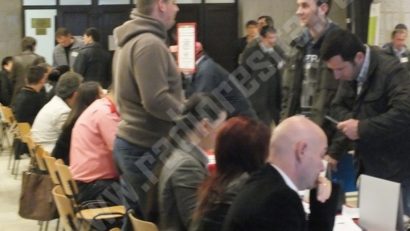 Studenţii pot pleca pe perioada vacanţei la muncă în străinătate. Vezi aici oferta AJOFM
