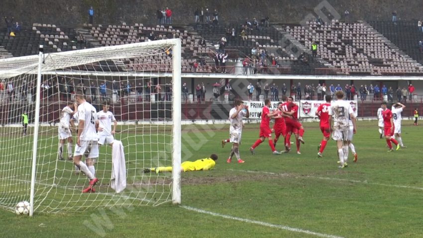 [FOTO/VIDEO] Metalul Reşiţa s-a apropiat la un singur punct de liderul seriei a doua ACS Poli Timişoara