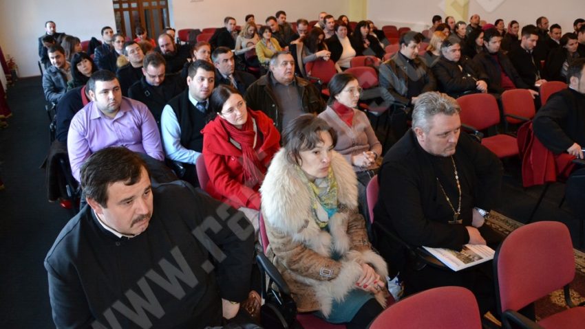 Cadrele didactice îşi primesc banii cuveniţi Cadrele didactice îşi primesc banii cuveniţi
