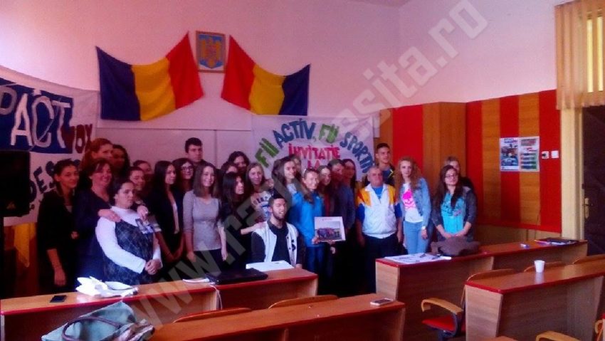 Colegiul Naţional C.D. Loga din Caransebeş promovează sportul Colegiul Naţional C.D. Loga din Caransebeş promovează sportul