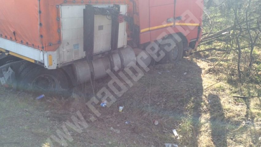 Accident în lanţ în dreptul localității Topolovățu Mare Accident în lanţ în dreptul localității Topolovățu Mare