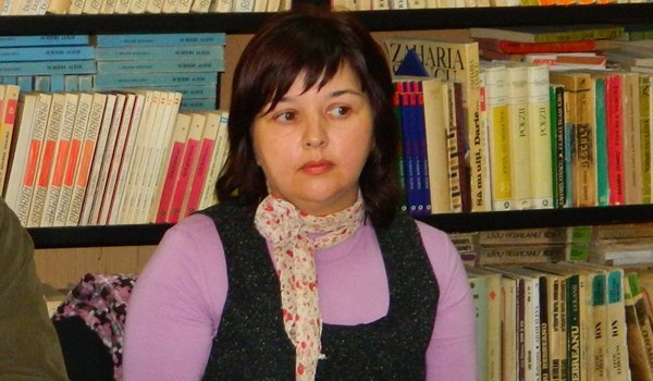 Tradiţii şi obiceiuri româneşti Tradiţii şi obiceiuri româneşti