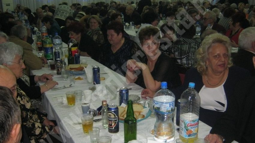 Balul femeilor pensionare de pe Valea Cernei Balul femeilor pensionare de pe Valea Cernei