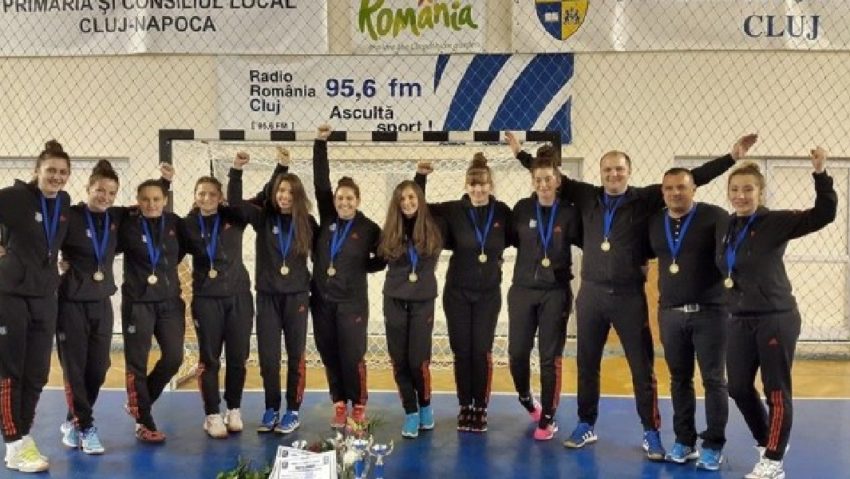 Handbalistele de la Universitatea Reşiţa au cucerit medaliile de bronz la junioare 1 Handbalistele de la Universitatea Reşiţa au cucerit medaliile de bronz la junioare 1