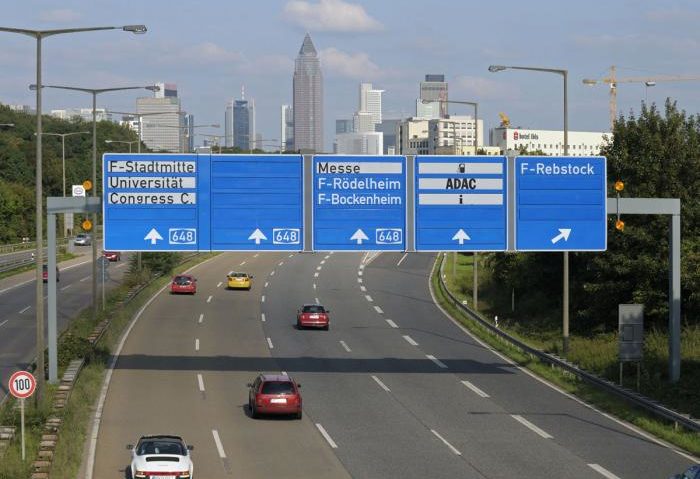 Taxă pentru şoferii străini pe drumurile din Germania Taxă pentru şoferii străini pe drumurile din Germania
