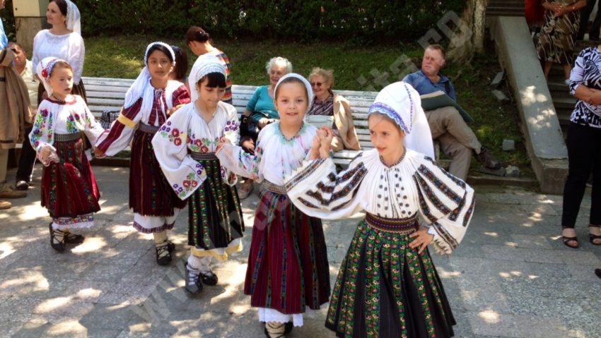 Portul popular tradiţional promovat în stațiunea Băile Herculane Portul popular tradiţional promovat în stațiunea Băile Herculane