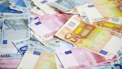 Un om de afaceri italian a dăruit 200.000 de euro angajaţilor săi