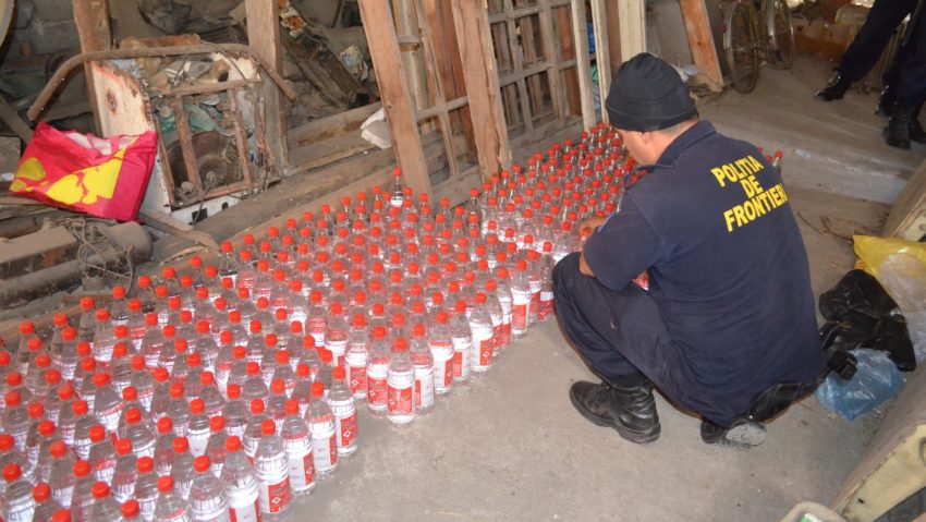 Percheziţii la depozite clandestine Percheziţii la depozite clandestine