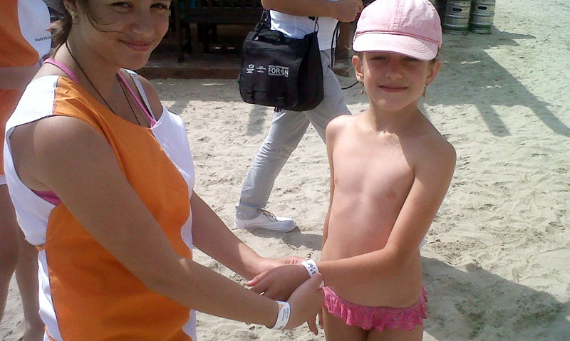 Brăţara de vacanţă, un accesoriu obligatoriu pe litoral dacă mergeţi cu copiii Brăţara de vacanţă, un accesoriu obligatoriu pe litoral dacă mergeţi cu copiii