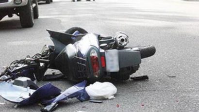 Mopedist la pământ la Rusca Montană