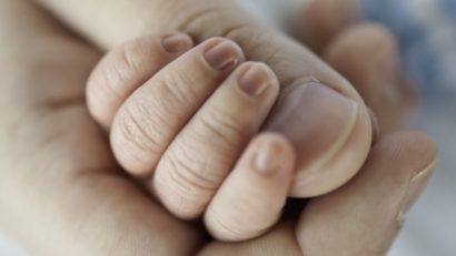 România se menţine pe primul loc în Europa la capitolul mame minore