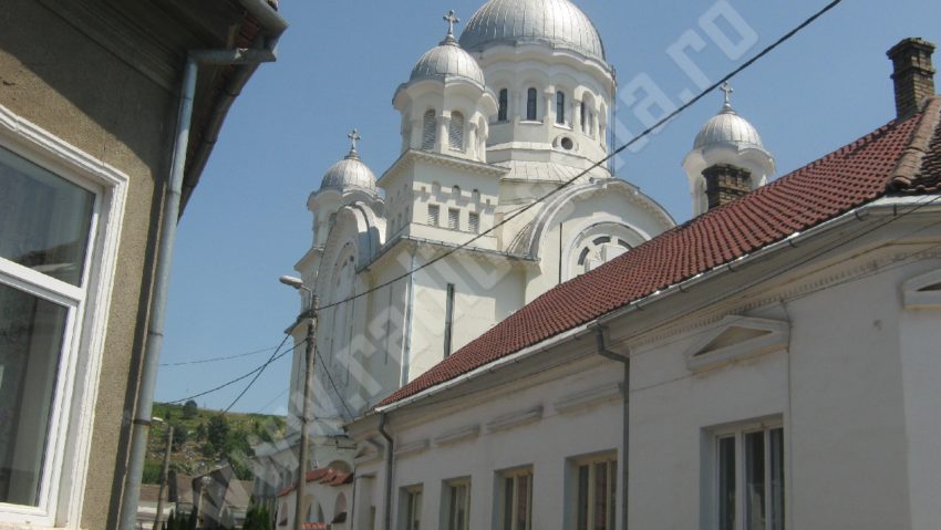 Centru cultural modern şi iluminat arhitectural la Reşiţa Centru cultural modern şi iluminat arhitectural la Reşiţa