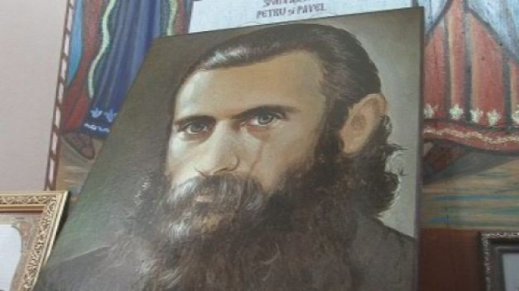 Icoana părintelui Arsenie Boca din care izvorăşte mir a reapărut după ce a fost furată Icoana părintelui Arsenie Boca din care izvorăşte mir a reapărut după ce a fost furată