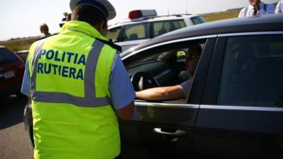 Zeci de şoferi au rămas fără carnet în vestul ţării. Poliţia a scos de la naftalină artileria grea!
