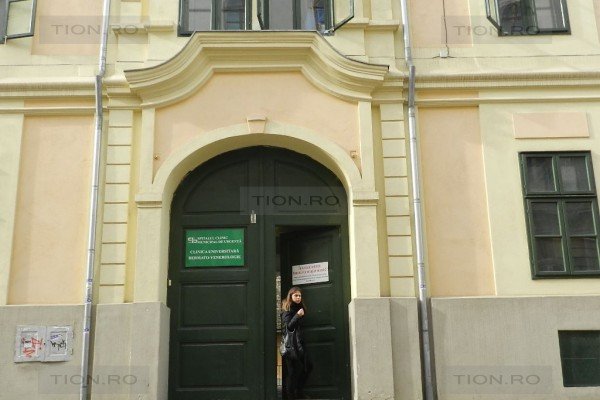Clinica Universitară de Dermatologie din Timişoara se va muta în sediu nou Clinica Universitară de Dermatologie din Timişoara se va muta în sediu nou