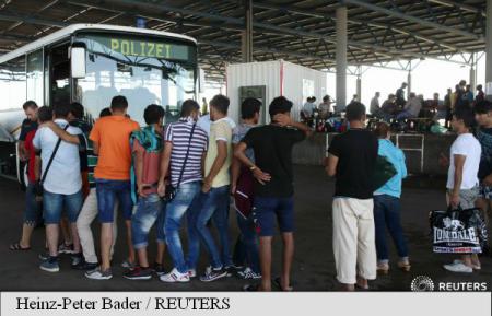 Austria a întărit controalele la frontierele estice; blocaje rutiere la graniţa ungară Austria a întărit controalele la frontierele estice; blocaje rutiere la graniţa ungară