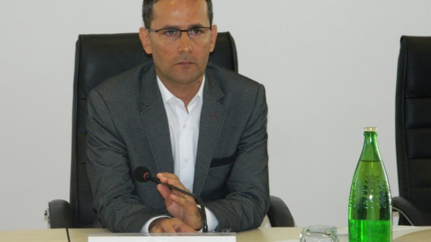 FOTO Adrian Ţolea este noul preşedinte interimar al Consiliului Judeţean Arad FOTO Adrian Ţolea este noul preşedinte interimar al Consiliului Judeţean Arad
