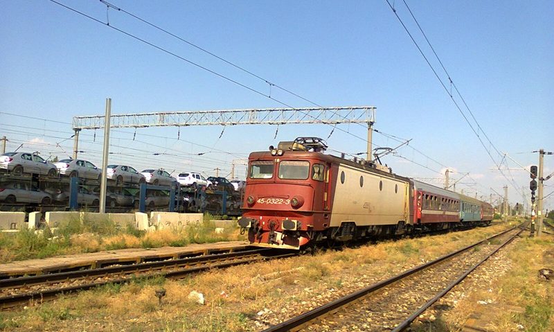 Călători batjocoriţi, pe banii lor, în trenul spre mare Călători batjocoriţi, pe banii lor, în trenul spre mare
