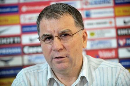 Preşedintele FC Steaua, Valeriu Argăseală: ne dorim victoria în Serbia! Preşedintele FC Steaua, Valeriu Argăseală: ne dorim victoria în Serbia!