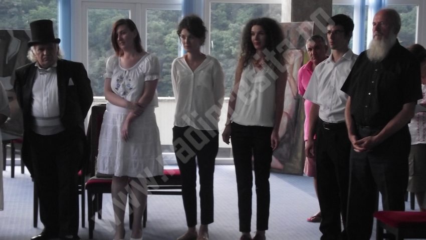 Două surori reşiţene au adus pictura pe Valea Cernei Două surori reşiţene au adus pictura pe Valea Cernei