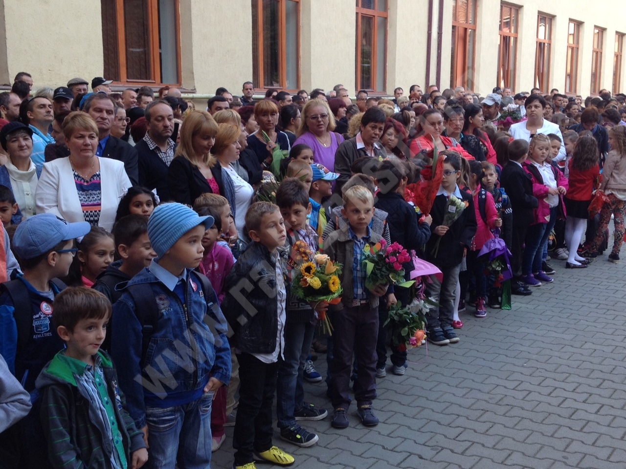 Liceu De Renume Din Caras Severin FÄrÄ AutorizaÅ£ie SanitarÄ De FuncÅ£ionare Radio Romania ReÈiÈa