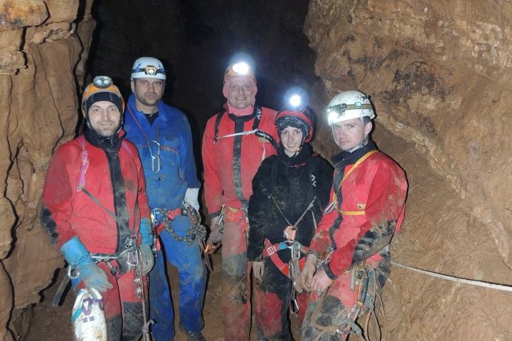 Exploratorii peșterilor la ora bilanțului și la ceas aniversar Exploratorii peșterilor la ora bilanțului și la ceas aniversar