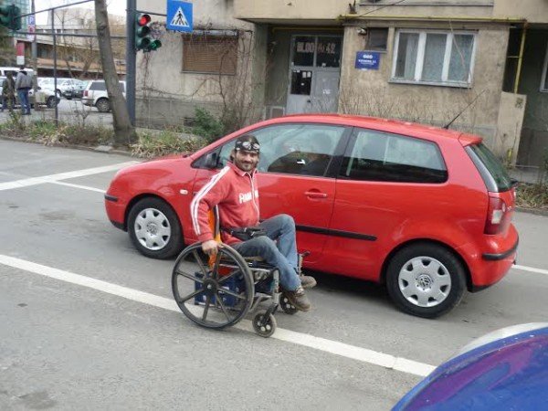 Minoră de 11 ani din Arad, abuzată sexual de un om al străzii aflat într-un scaun cu rotile Minoră de 11 ani din Arad, abuzată sexual de un om al străzii aflat într-un scaun cu rotile