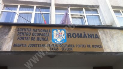 120 de persoane s-au angajat în urma Bursei Locurilor de Muncă organizată de AJOFM C-S