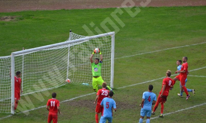 Metalul Reşiţa şi FC Caransebeş au pierdut meciurile din etapa a 8-a a Ligii secunde de fotbal Metalul Reşiţa şi FC Caransebeş au pierdut meciurile din etapa a 8-a a Ligii secunde de fotbal