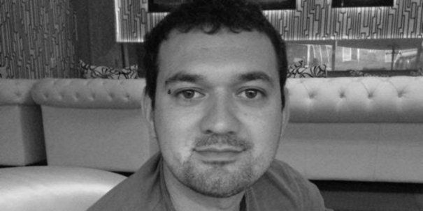Le Monde a publicat povestea românului mort în atentatele de la Paris Le Monde a publicat povestea românului mort în atentatele de la Paris