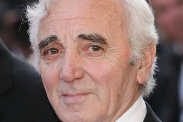 Charles Aznavour – cavaler al Ordinului Coroanei Charles Aznavour – cavaler al Ordinului Coroanei