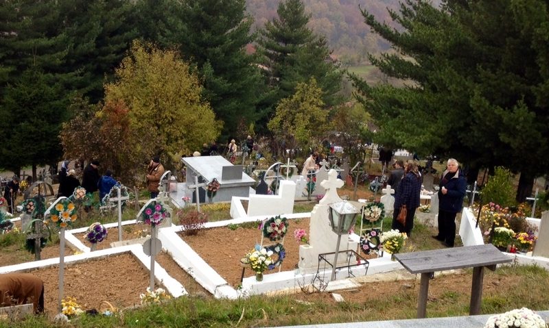 În cimitirele ordotoxe au avut loc și astăzi slujbe de pomenire a morților În cimitirele ordotoxe au avut loc și astăzi slujbe de pomenire a morților