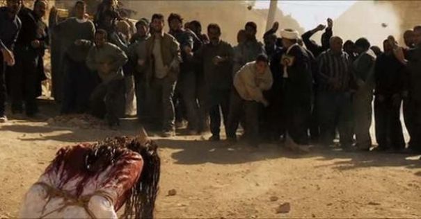 Execuţie barbară în Afganistan. O tânără de 19 ani a fost ucisă cu pietre Execuţie barbară în Afganistan. O tânără de 19 ani a fost ucisă cu pietre