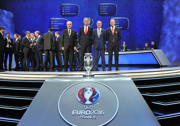 România şi Franţa vor juca meciul de deschidere de la Euro 2016. Rezultatele tragerii la sorţi România şi Franţa vor juca meciul de deschidere de la Euro 2016. Rezultatele tragerii la sorţi