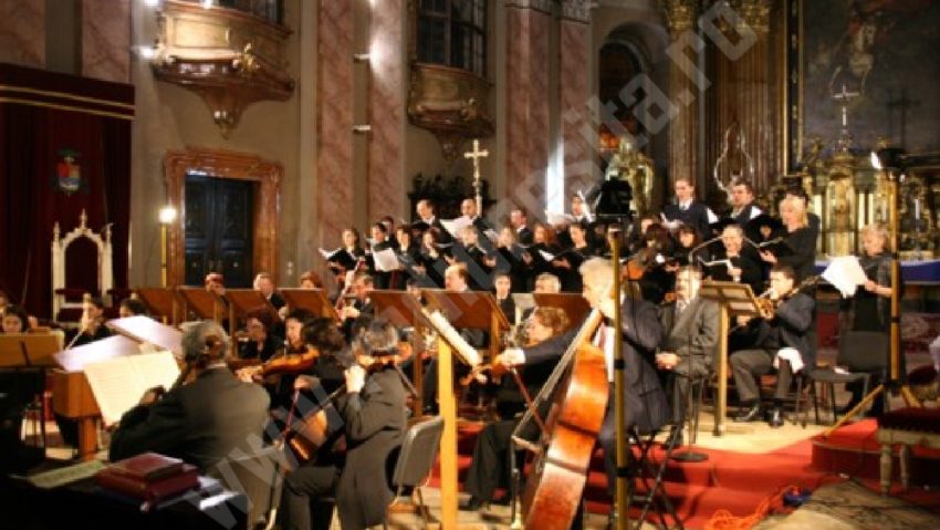 Concert de Crăciun la Domul din Piaţa Unirii Concert de Crăciun la Domul din Piaţa Unirii