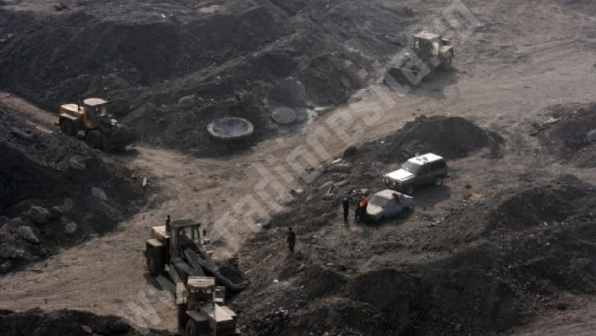 Scandalul de la haldina de zgură, aplanat. Muncitorilor le-au fost plătite salariile Scandalul de la haldina de zgură, aplanat. Muncitorilor le-au fost plătite salariile