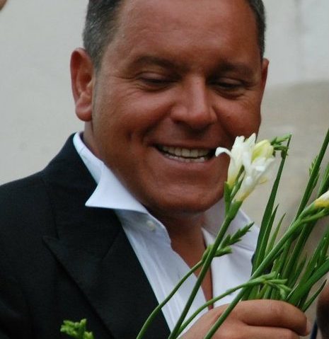 La mulți ani, Ovidiu Komornyik! Artistul împlinește astăzi 47 de ani La mulți ani, Ovidiu Komornyik! Artistul împlinește astăzi 47 de ani