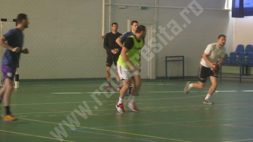 Finanţatorul echipei HC Adrian Petrea: „Simplu, mă retrag. Mulţumesc!” Finanţatorul echipei HC Adrian Petrea: „Simplu, mă retrag. Mulţumesc!”
