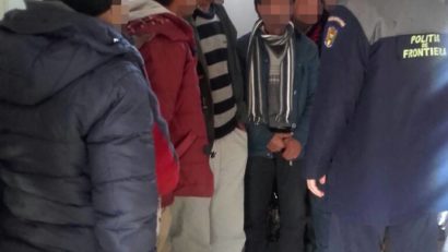 22 de cetăţeni străini au fost îndepărtaţi sub escortă de către poliţiştii de imigrări