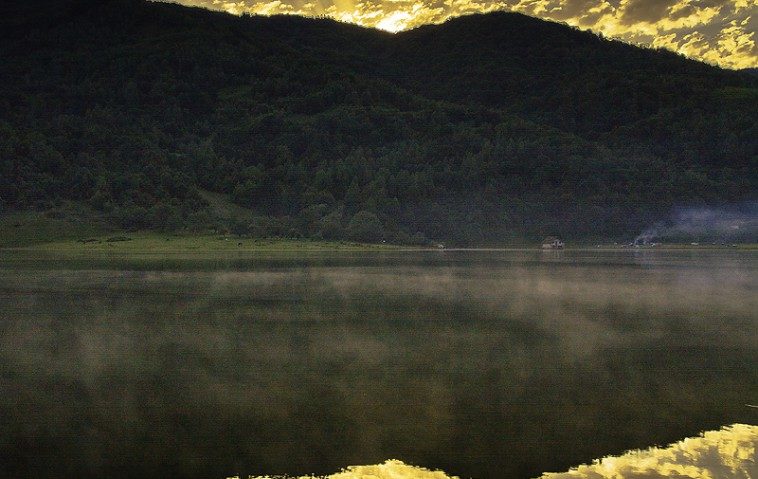 [FOTO] Poiana Mărului, un colţ de rai în inima munţilor, unic în Europa