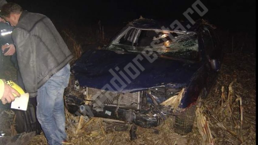 A ajuns cu maşina în pârâu din cauza unui mistreţ A ajuns cu maşina în pârâu din cauza unui mistreţ