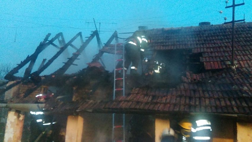 Incendiu devastator la Ocna de Fier Incendiu devastator la Ocna de Fier