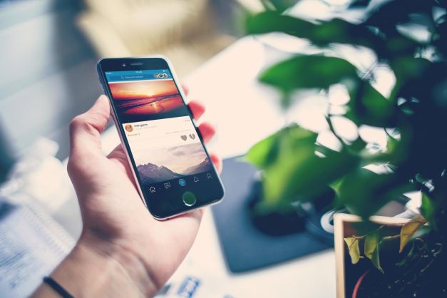 Facebook oltenesc: doi tineri au inventat prima reţea socială care permite dislike Facebook oltenesc: doi tineri au inventat prima reţea socială care permite dislike